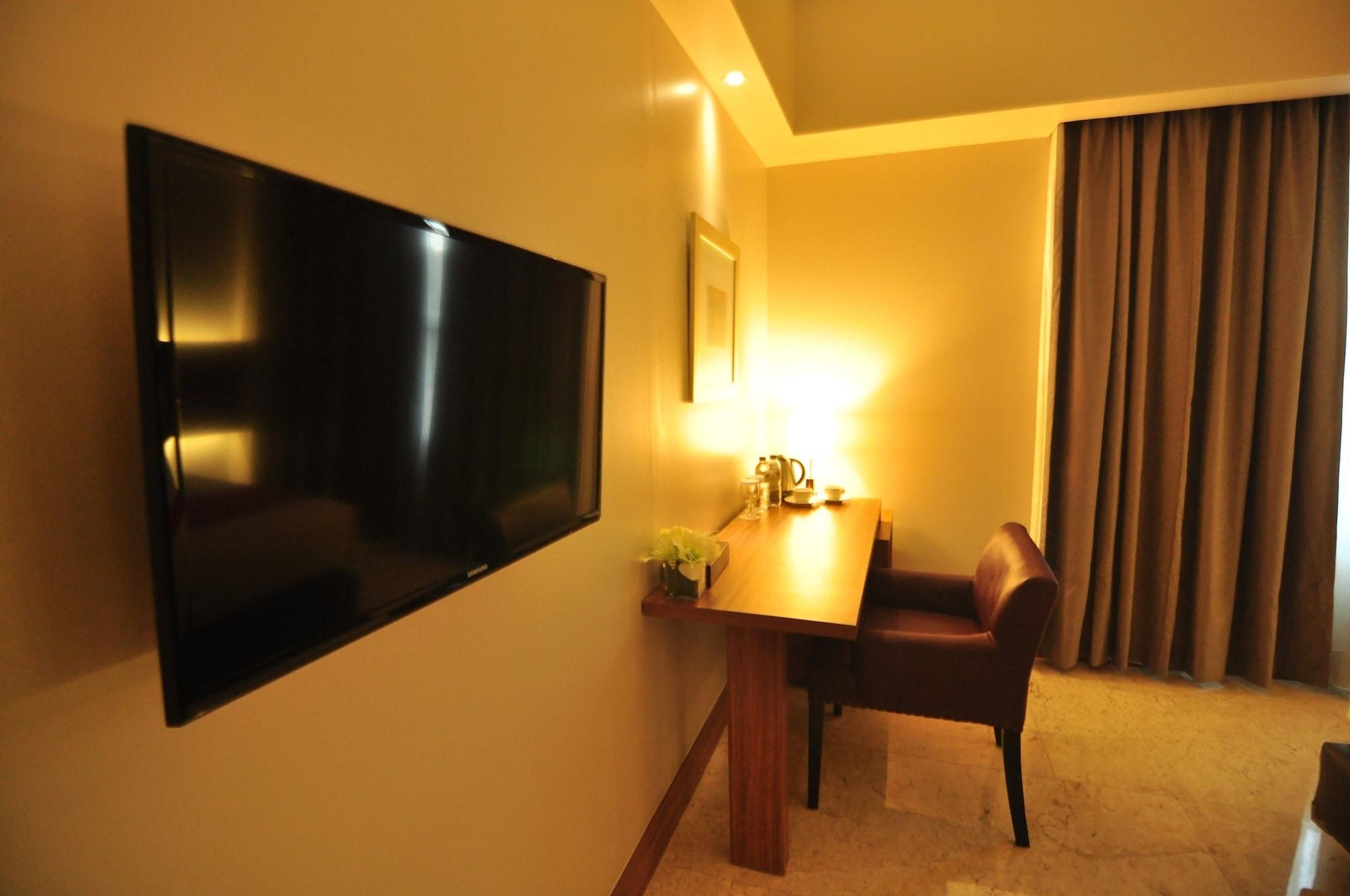 Demelia Hotel Makassar Exterior foto