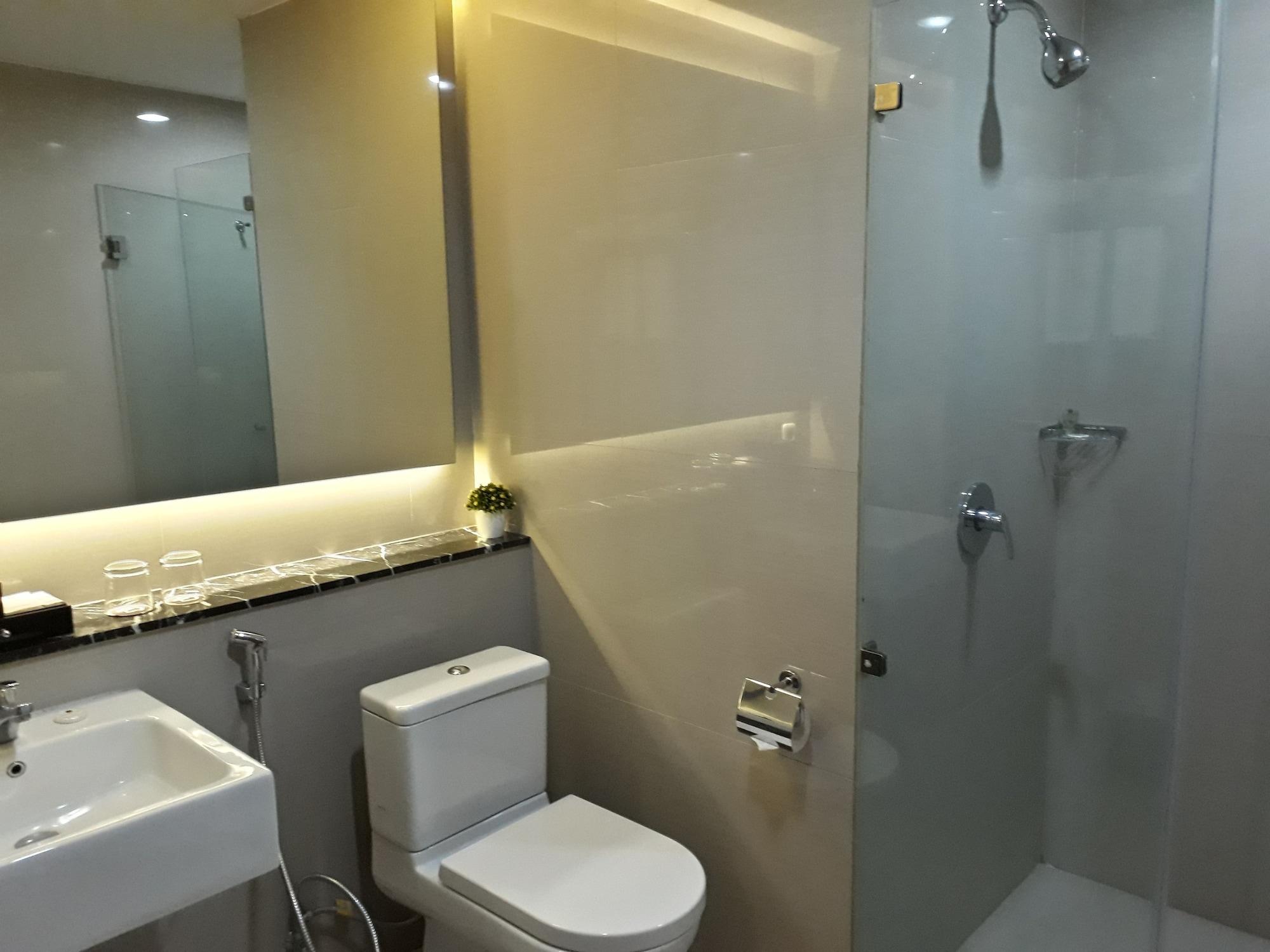 Demelia Hotel Makassar Exterior foto