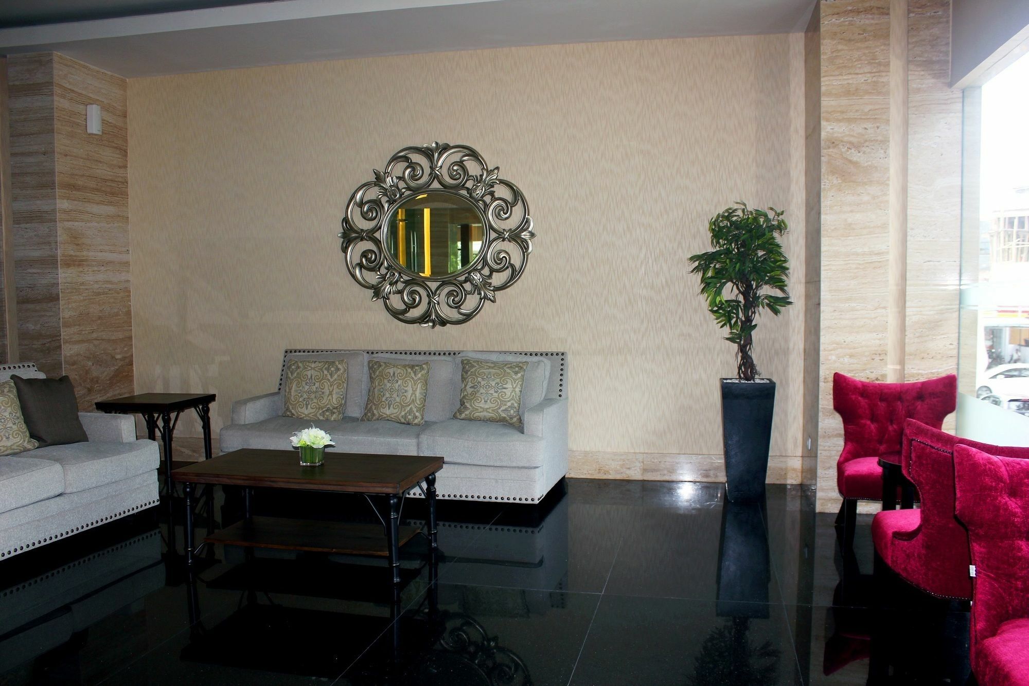 Demelia Hotel Makassar Exterior foto