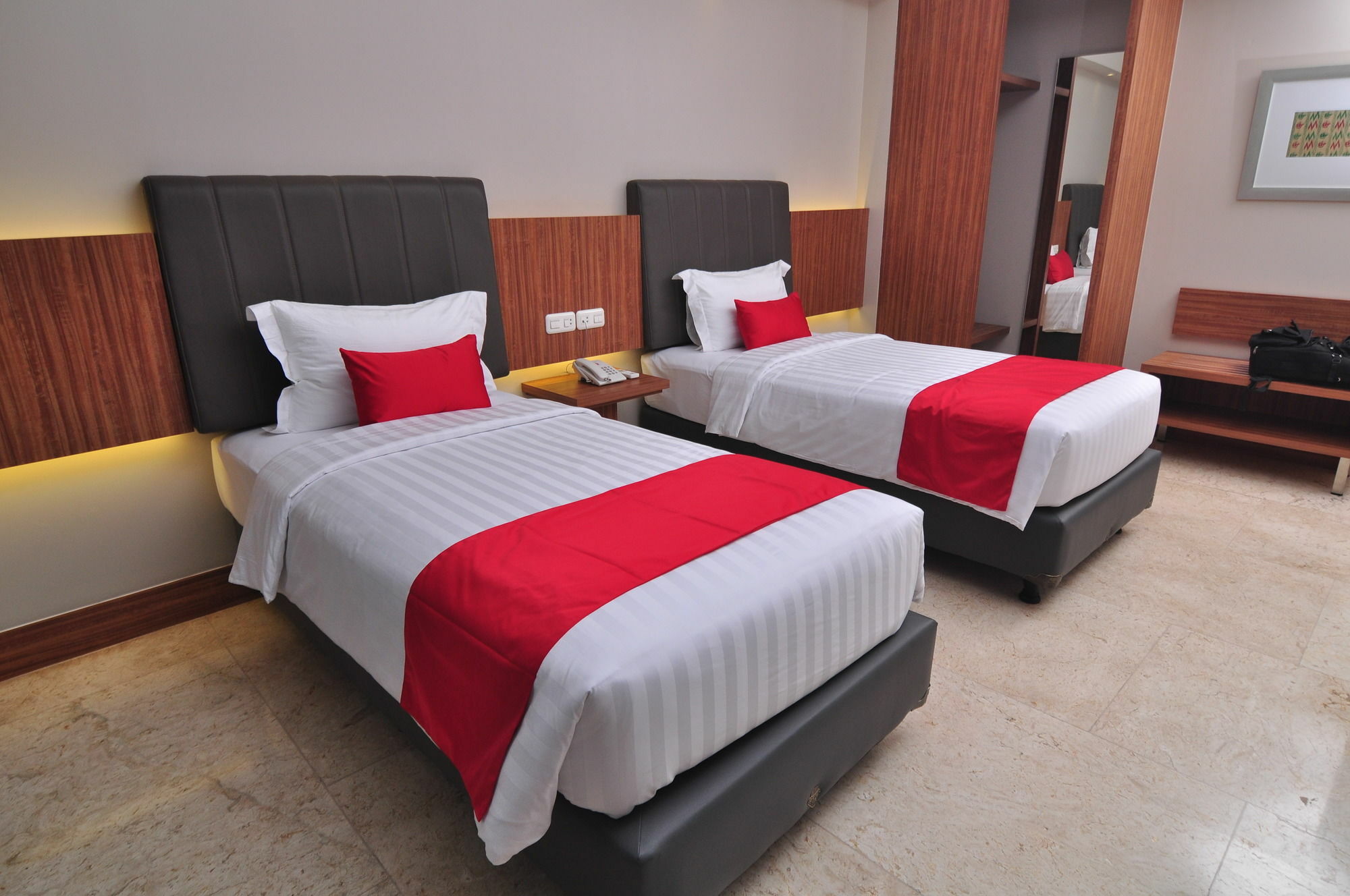 Demelia Hotel Makassar Exterior foto
